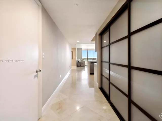3-bedroom condo for rent in Hallandale Beach - 1830 S Ocean Dr 4211 - MondialRealty