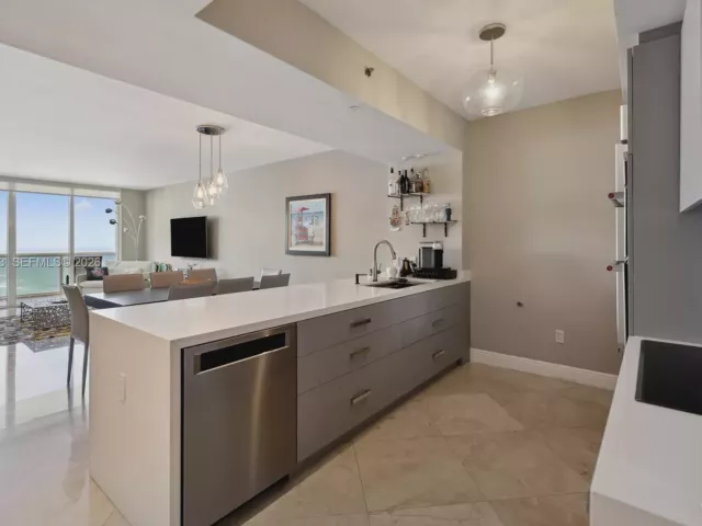 3-bedroom condo for rent in Hallandale Beach - 1830 S Ocean Dr 4211 - MondialRealty