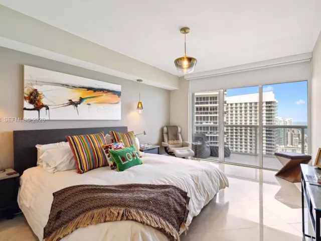 3-bedroom condo for rent in Hallandale Beach - 1830 S Ocean Dr 4211 - MondialRealty