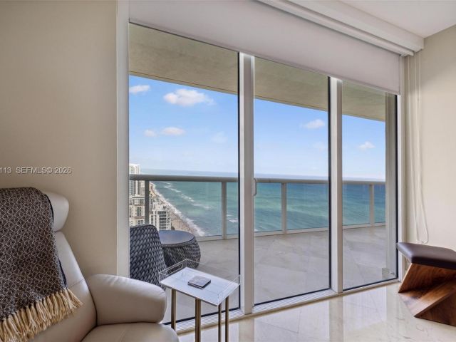 Apartment for rent  Unit #4211 - photo 7313988