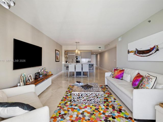 Apartment for rent  Unit #4211 - photo 7313998