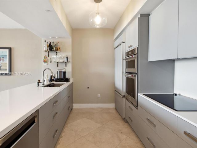 Apartment for rent  Unit #4211 - photo 7314002