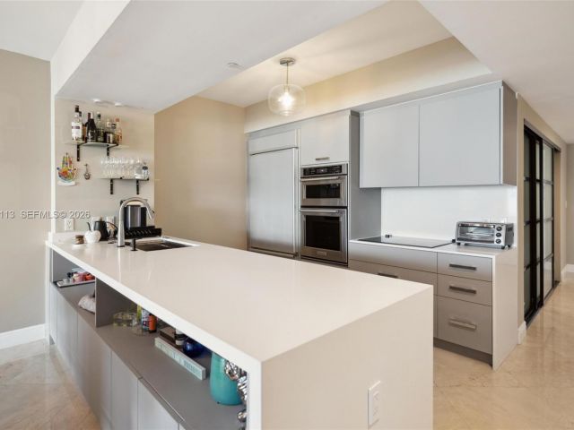 Apartment for rent  Unit #4211 - photo 7314003