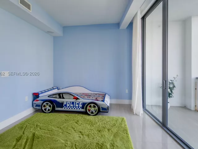 3-bedroom condo for sale in Aventura - 3250 NE 188th St 404 - MondialRealty