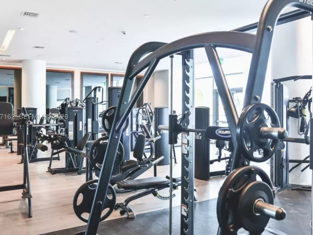 3-bedroom condo for sale in Aventura - 3250 NE 188th St 404 - MondialRealty