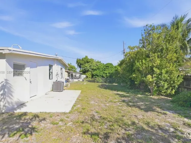 3-bedroom home for sale in Pompano Beach - 1400 NE 43rd Ct - MondialRealty
