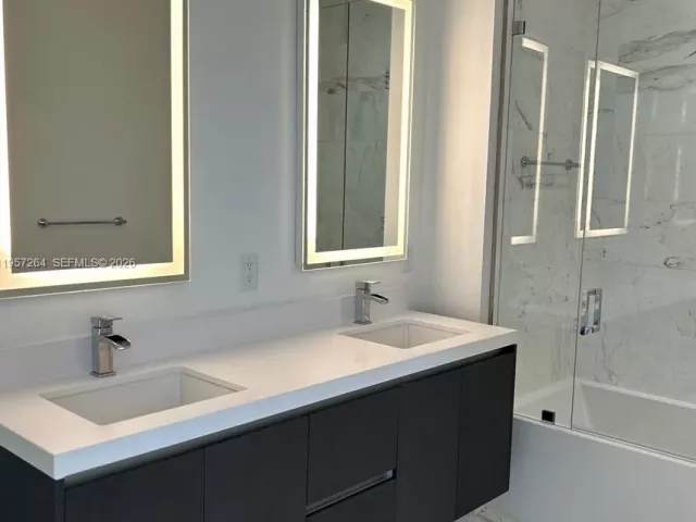 1-bedroom condo for rent in Miami - 851 NE 1st Ave 4302 - MondialRealty