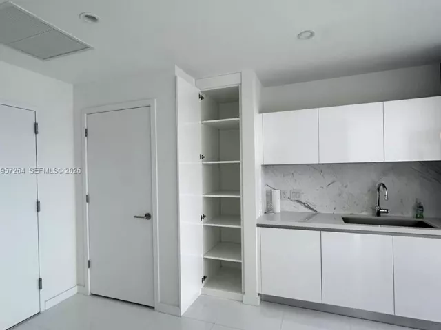 1-bedroom condo for rent in Miami - 851 NE 1st Ave 4302 - MondialRealty