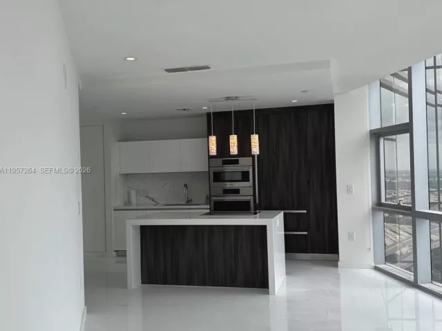 1-bedroom condo for rent in Miami - 851 NE 1st Ave 4302 - MondialRealty