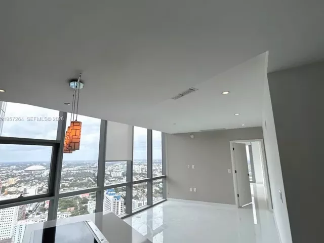 1-bedroom condo for rent in Miami - 851 NE 1st Ave 4302 - MondialRealty