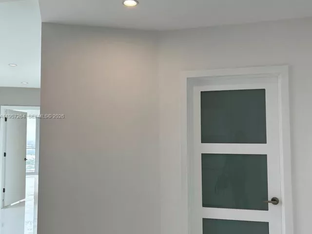 1-bedroom condo for rent in Miami - 851 NE 1st Ave 4302 - MondialRealty