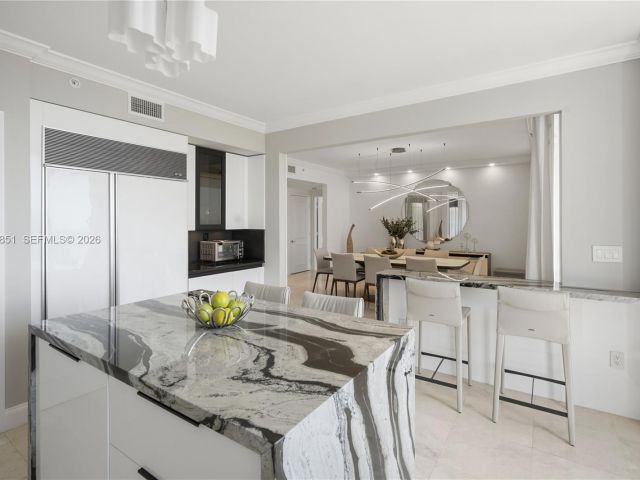 Apartment for sale  Unit #1805 - photo 7404367