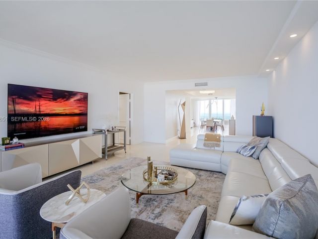 Apartment for sale  Unit #1805 - photo 7404376