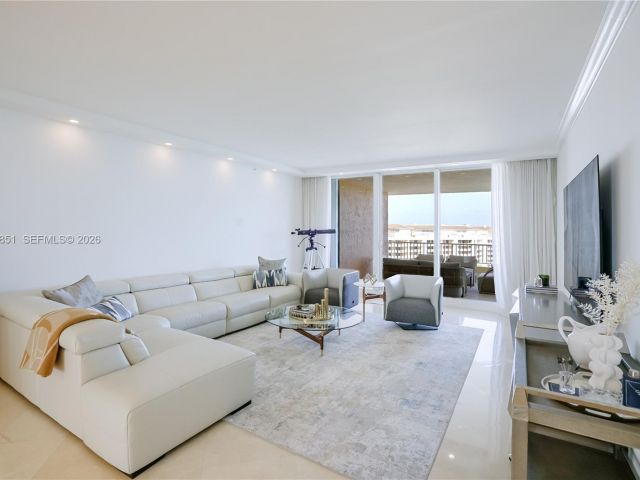 Apartment for sale  Unit #1805 - photo 7404377