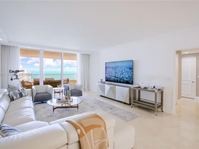 Apartment for sale  Unit #1805 - photo 7404381