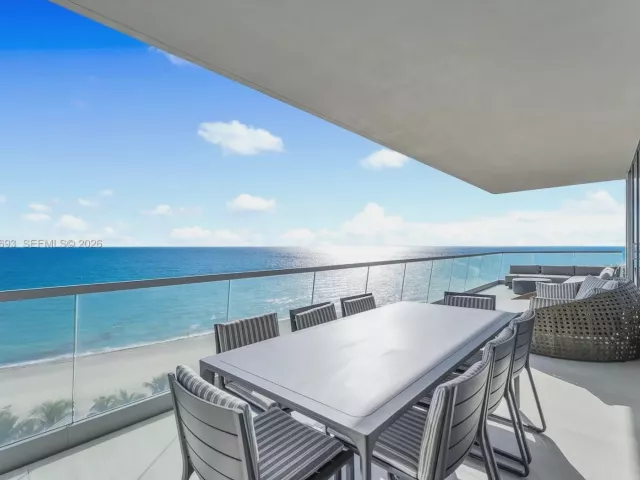 4-bedroom condo for sale in Sunny Isles Beach - 18501 Collins Ave 704 - MondialRealty