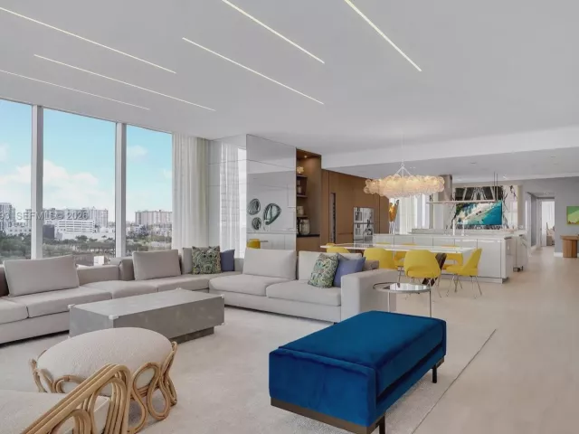 4-bedroom condo for sale in Sunny Isles Beach - 18501 Collins Ave 704 - MondialRealty