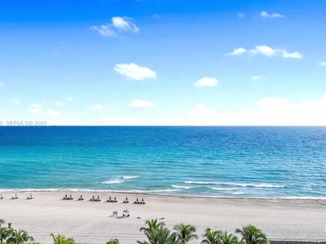 4-bedroom condo for sale in Sunny Isles Beach - 18501 Collins Ave 704 - MondialRealty