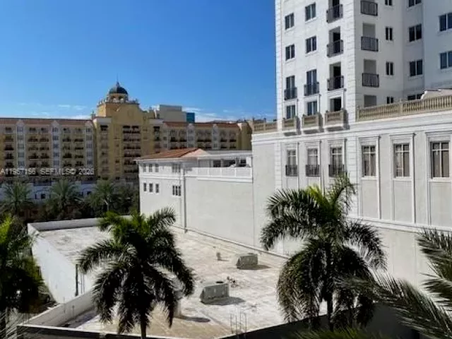 2-bedroom condo for rent in Coral Gables - 55 Merrick Way 552 - MondialRealty