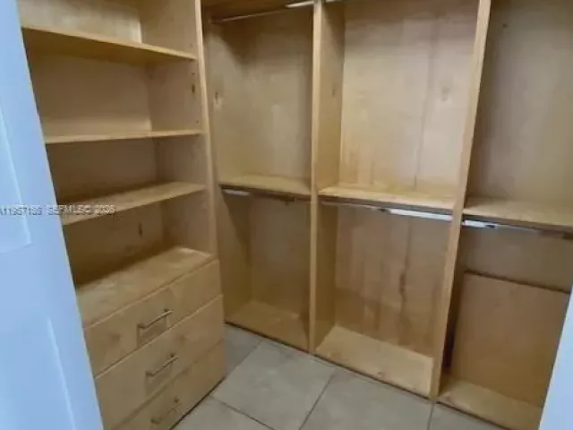 2-bedroom condo for rent in Coral Gables - 55 Merrick Way 552 - MondialRealty