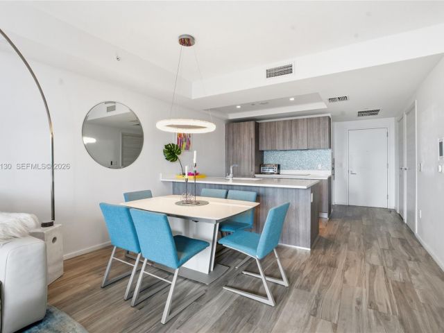 Apartment for rent  Unit #4202 - photo 7325616