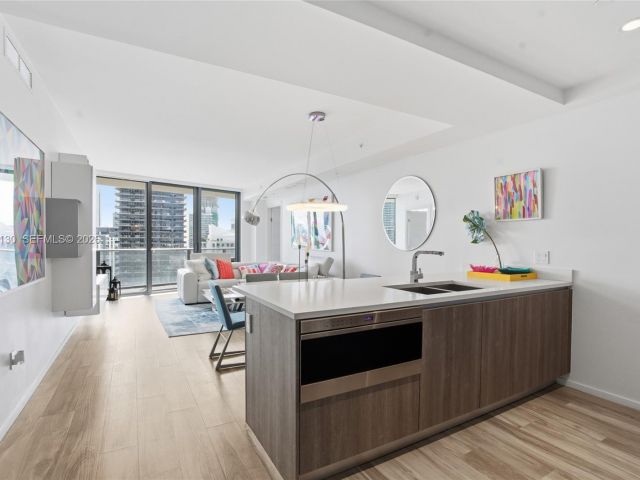 Apartment for rent  Unit #4202 - photo 7325618