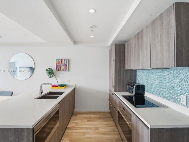 Apartment for rent  Unit #4202 - photo 7325619