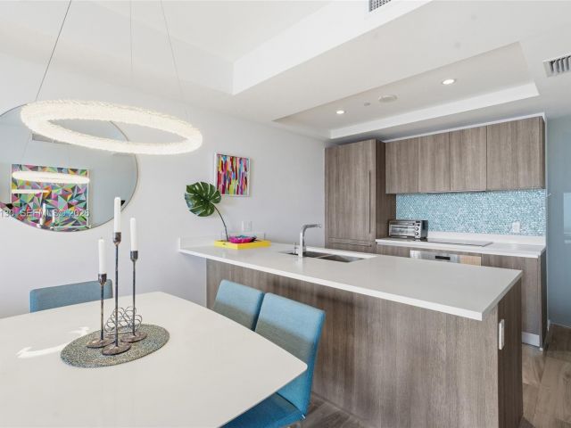 Apartment for rent  Unit #4202 - photo 7325620