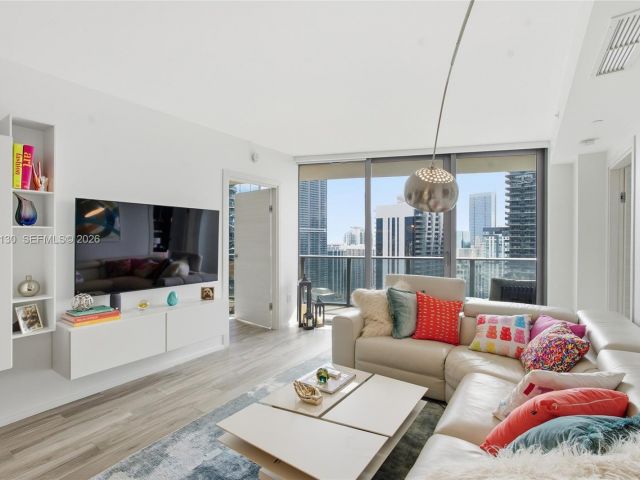 Apartment for rent  Unit #4202 - photo 7325623