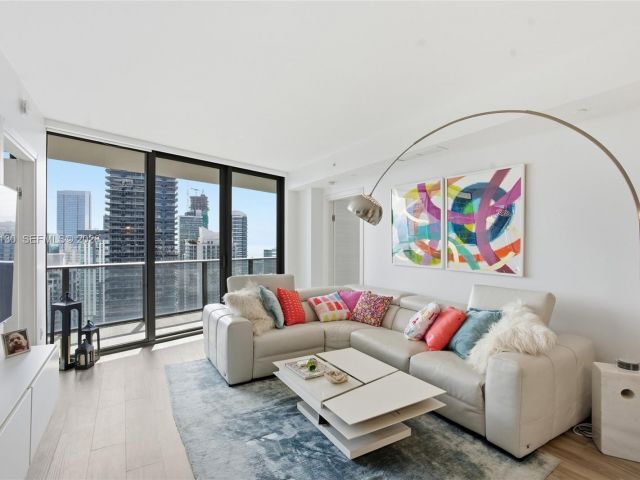 Apartment for rent  Unit #4202 - photo 7325624