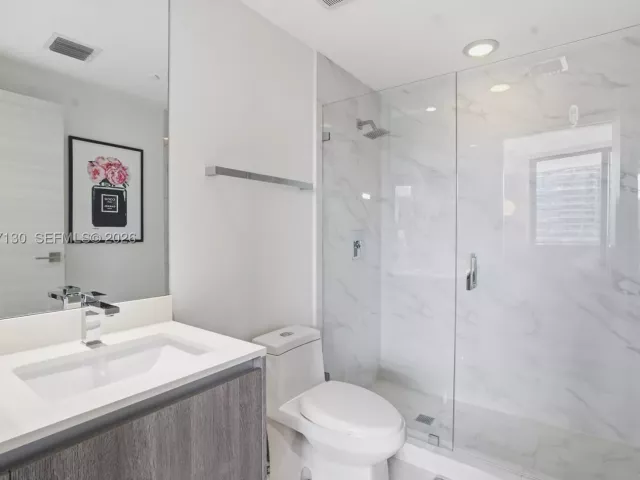 2-bedroom condo for rent in Miami - 801 S Miami Ave 4202 - MondialRealty