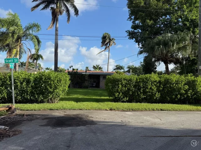 3-bedroom home for sale in Hollywood - 1526 Shenandoah Street - MondialRealty