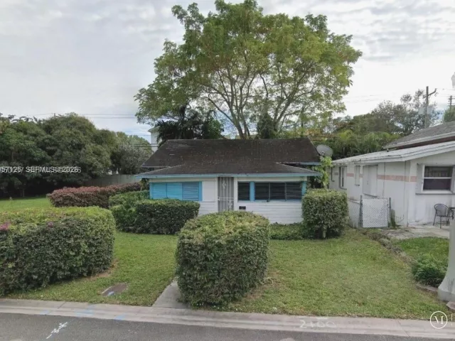 2-bedroom home for sale in Coral Gables - 134 Florida Ave - MondialRealty