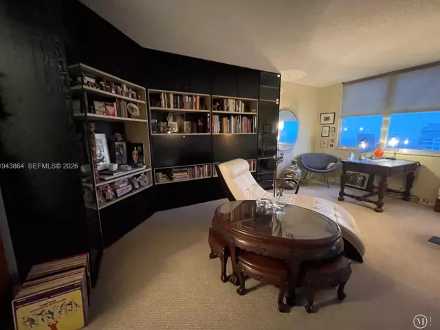 1-bedroom condo for sale in Miami Beach - 6039 Collins Ave 1232 - MondialRealty