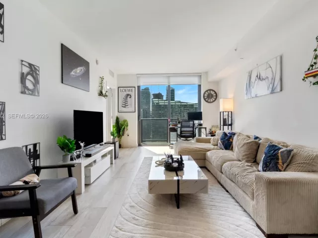 1-bedroom condo for sale in Miami - 55 SW 9th St 3005 - MondialRealty
