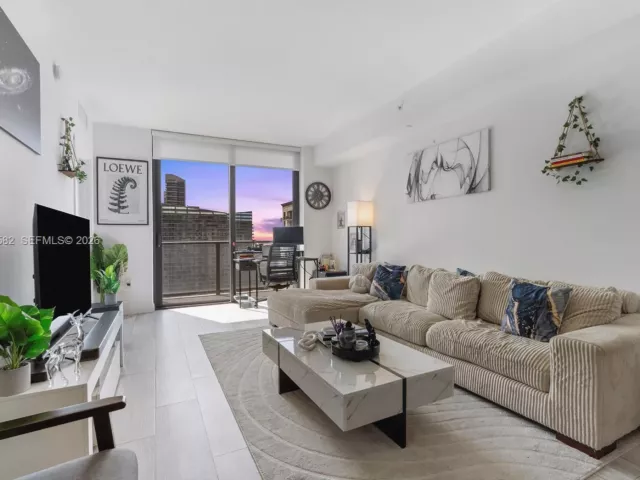 1-bedroom condo for sale in Miami - 55 SW 9th St 3005 - MondialRealty