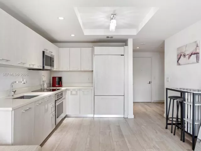 1-bedroom condo for sale in Miami - 55 SW 9th St 3005 - MondialRealty