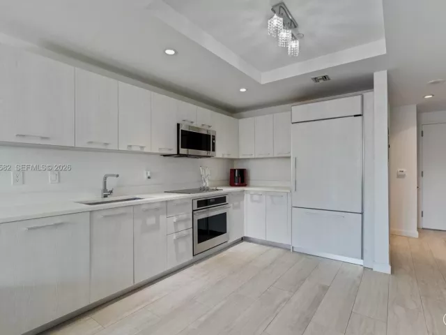 1-bedroom condo for sale in Miami - 55 SW 9th St 3005 - MondialRealty
