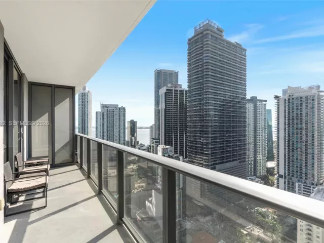 1-bedroom condo for sale in Miami - 55 SW 9th St 3005 - MondialRealty