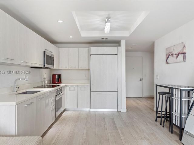 Apartment for sale  Unit #3005 - photo 7325019