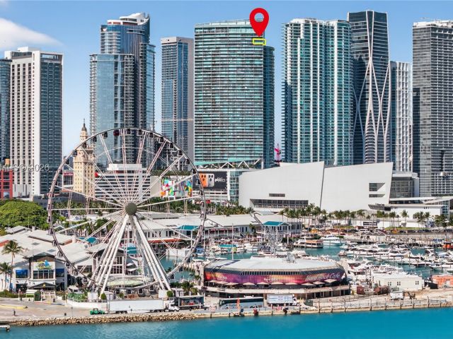 2-bedroom condo for sale in Miami - 888 Biscayne Blvd 5508 - MondialRealty