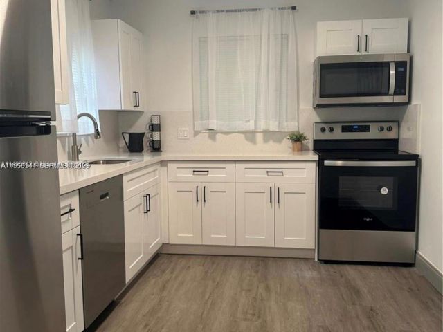 2-bedroom home for rent in North Miami Beach - 2500 NE 181st St 0 - MondialRealty