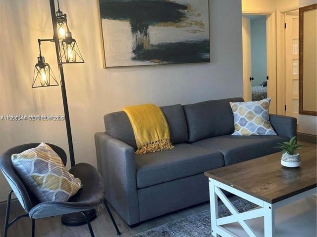 2-bedroom home for rent in North Miami Beach - 2500 NE 181st St 0 - MondialRealty