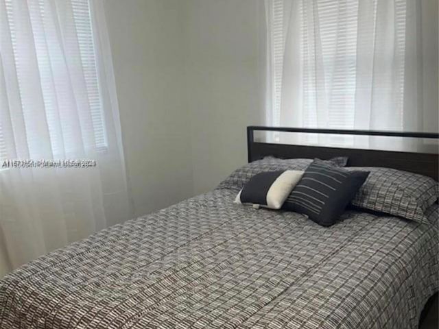 2-bedroom home for rent in North Miami Beach - 2500 NE 181st St 0 - MondialRealty