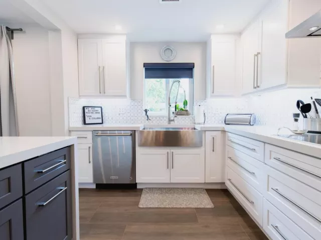 5-bedroom home for rent in Fort Lauderdale - 2275 SW 44th Street - MondialRealty