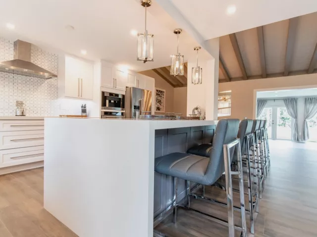 5-bedroom home for rent in Fort Lauderdale - 2275 SW 44th Street - MondialRealty