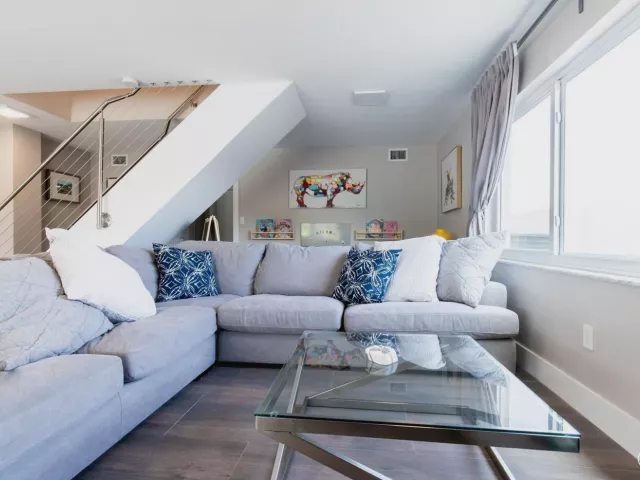5-bedroom home for rent in Fort Lauderdale - 2275 SW 44th Street - MondialRealty