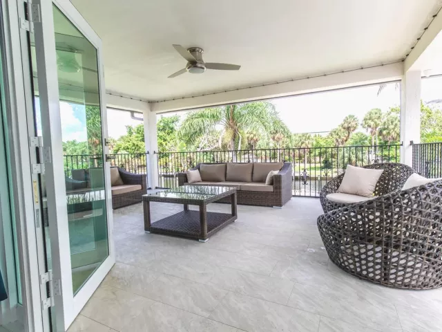 5-bedroom home for rent in Fort Lauderdale - 2275 SW 44th Street - MondialRealty