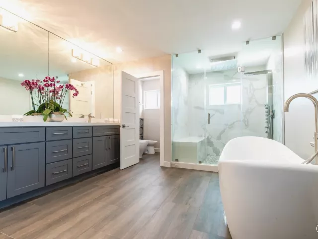 5-bedroom home for rent in Fort Lauderdale - 2275 SW 44th Street - MondialRealty