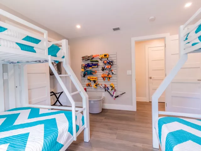 5-bedroom home for rent in Fort Lauderdale - 2275 SW 44th Street - MondialRealty